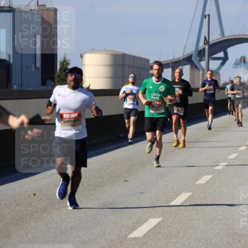 03.10.2025 - Köhlbrandbrückenlauf Strokosch-Dieckow http://msf.ph/oto/9113396 03.10.2025 12:43:27 Position 3 6091, 6489 meine-sportfotos.de