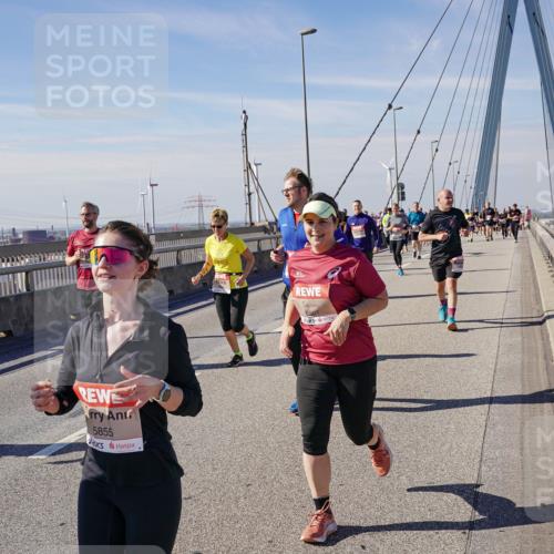 03.10.2025 - Köhlbrandbrückenlauf Michael Burmester http://msf.ph/oto/9113397 03.10.2025 12:55:12 Position 2 5855, 6807 meine-sportfotos.de