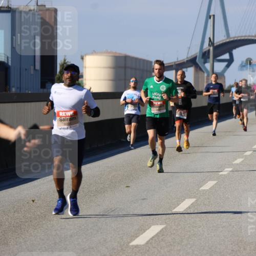 03.10.2025 - Köhlbrandbrückenlauf Strokosch-Dieckow http://msf.ph/oto/9113401 03.10.2025 12:43:27 Position 3 6091 meine-sportfotos.de