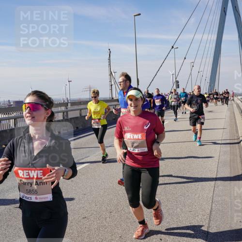 03.10.2025 - Köhlbrandbrückenlauf Michael Burmester http://msf.ph/oto/9113407 03.10.2025 12:55:12 Position 2 5855, 045, 6807 meine-sportfotos.de
