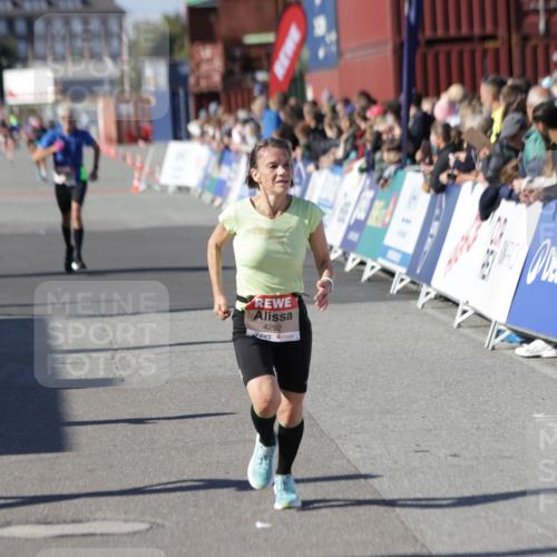 03.10.2025 - Köhlbrandbrückenlauf Jannik Wohlers http://msf.ph/oto/9113409 03.10.2025 13:01:28 Ziel 4073, 4199, 4219, 4220, 4284, 4292, 4304, 5424, 5915, 6187, 6307, 6775, 6801 meine-sportfotos.de