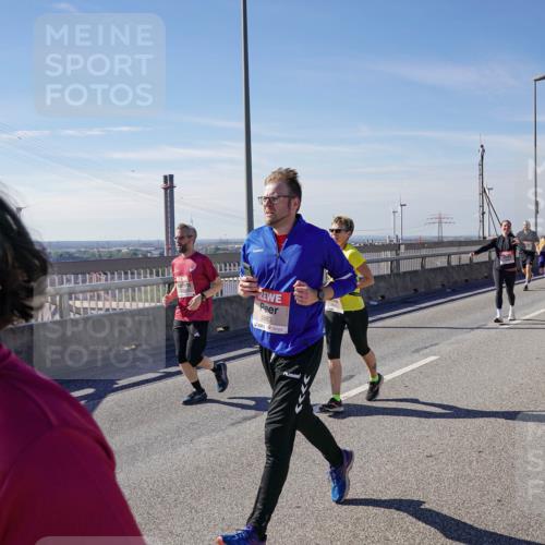 03.10.2025 - Köhlbrandbrückenlauf Michael Burmester http://msf.ph/oto/9113417 03.10.2025 12:55:13 Position 2 5883 meine-sportfotos.de