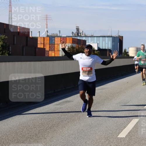 03.10.2025 - Köhlbrandbrückenlauf Strokosch-Dieckow http://msf.ph/oto/9113419 03.10.2025 12:43:31 Position 3 6091 meine-sportfotos.de