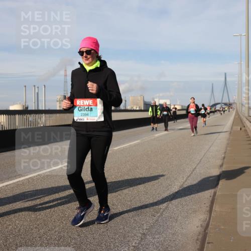 03.10.2025 - Köhlbrandbrückenlauf Lena Gebhardt http://msf.ph/oto/9113422 03.10.2025 10:16:56 Position 2 2394 meine-sportfotos.de