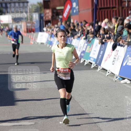 03.10.2025 - Köhlbrandbrückenlauf Jannik Wohlers http://msf.ph/oto/9113423 03.10.2025 13:01:28 Ziel 4073, 4199, 4219, 4220, 4284, 4292, 4304, 5424, 5915, 6187, 6307, 6775, 6801 meine-sportfotos.de