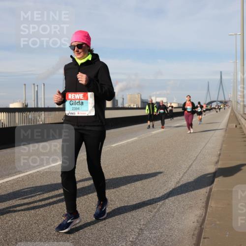 03.10.2025 - Köhlbrandbrückenlauf Lena Gebhardt http://msf.ph/oto/9113429 03.10.2025 10:16:56 Position 2 2394 meine-sportfotos.de