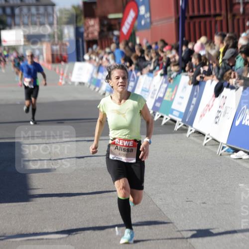 03.10.2025 - Köhlbrandbrückenlauf Jannik Wohlers http://msf.ph/oto/9113438 03.10.2025 13:01:28 Ziel 4073, 4199, 4219, 4220, 4284, 4292, 4304, 5424, 5915, 6187, 6307, 6775, 6801 meine-sportfotos.de