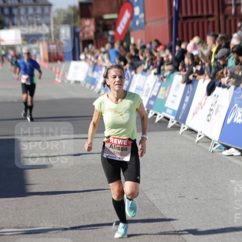 03.10.2025 - Köhlbrandbrückenlauf Jannik Wohlers http://msf.ph/oto/9113445 03.10.2025 13:01:28 Ziel 4073, 4199, 4219, 4220, 4284, 4292, 4304, 5424, 5915, 6187, 6307, 6775, 6801 meine-sportfotos.de