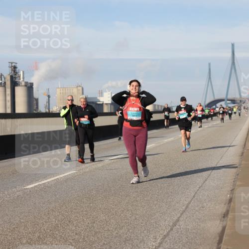 03.10.2025 - Köhlbrandbrückenlauf Lena Gebhardt http://msf.ph/oto/9113450 03.10.2025 10:16:58 Position 2 3822 meine-sportfotos.de