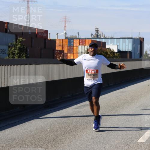 03.10.2025 - Köhlbrandbrückenlauf Strokosch-Dieckow http://msf.ph/oto/9113451 03.10.2025 12:43:31 Position 3 6091 meine-sportfotos.de