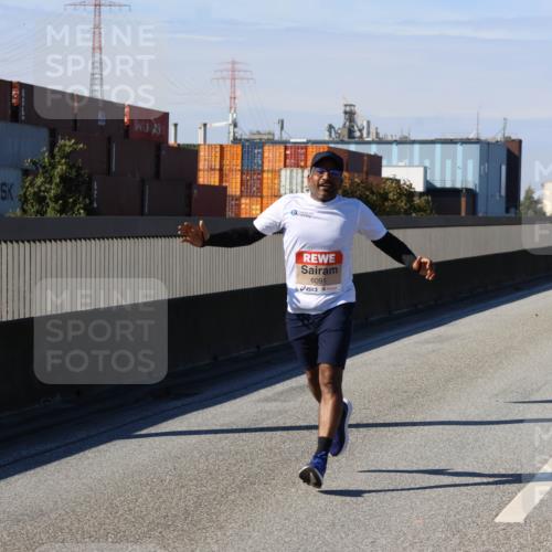 03.10.2025 - Köhlbrandbrückenlauf Strokosch-Dieckow http://msf.ph/oto/9113455 03.10.2025 12:43:31 Position 3 7741, 6091 meine-sportfotos.de