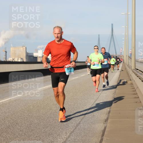 03.10.2025 - Köhlbrandbrückenlauf Lena Gebhardt http://msf.ph/oto/9113457 03.10.2025 09:42:47 Position 2  meine-sportfotos.de