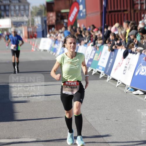 03.10.2025 - Köhlbrandbrückenlauf Jannik Wohlers http://msf.ph/oto/9113458 03.10.2025 13:01:28 Ziel 4073, 4199, 4219, 4220, 4284, 4292, 4304, 5424, 5915, 6187, 6307, 6775, 6801 meine-sportfotos.de