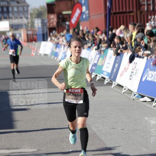 03.10.2025 - Köhlbrandbrückenlauf Jannik Wohlers http://msf.ph/oto/9113462 03.10.2025 13:01:28 Ziel 4073, 4199, 4219, 4220, 4284, 4292, 4304, 5424, 5915, 6187, 6307, 6775, 6801 meine-sportfotos.de