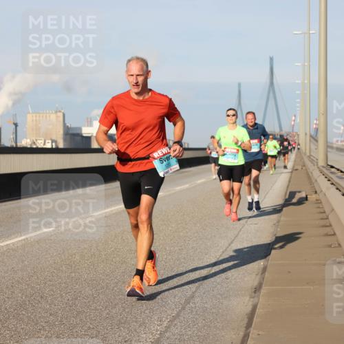 03.10.2025 - Köhlbrandbrückenlauf Lena Gebhardt http://msf.ph/oto/9113466 03.10.2025 09:42:47 Position 2 1210 meine-sportfotos.de
