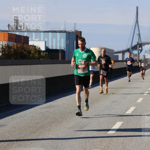 03.10.2025 - Köhlbrandbrückenlauf Strokosch-Dieckow http://msf.ph/oto/9113469 03.10.2025 12:43:33 Position 3 6489 meine-sportfotos.de