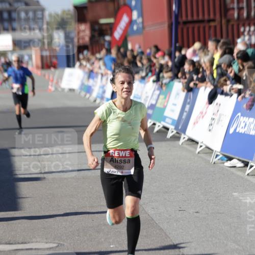 03.10.2025 - Köhlbrandbrückenlauf Jannik Wohlers http://msf.ph/oto/9113470 03.10.2025 13:01:28 Ziel 4073, 4199, 4219, 4220, 4284, 4292, 4304, 5424, 5915, 6187, 6307, 6775, 6801 meine-sportfotos.de