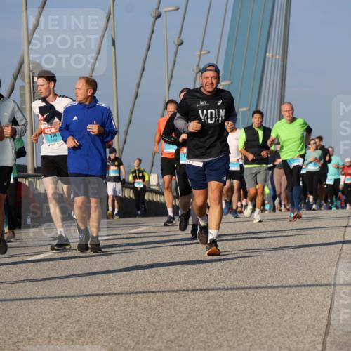 03.10.2025 - Köhlbrandbrückenlauf Strokosch-Dieckow http://msf.ph/oto/9113475 03.10.2025 09:47:45 Position 2 1642, 1151 meine-sportfotos.de