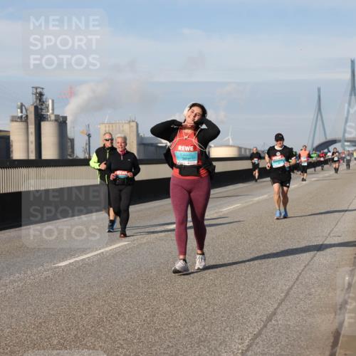 03.10.2025 - Köhlbrandbrückenlauf Lena Gebhardt http://msf.ph/oto/9113481 03.10.2025 10:16:58 Position 2  meine-sportfotos.de
