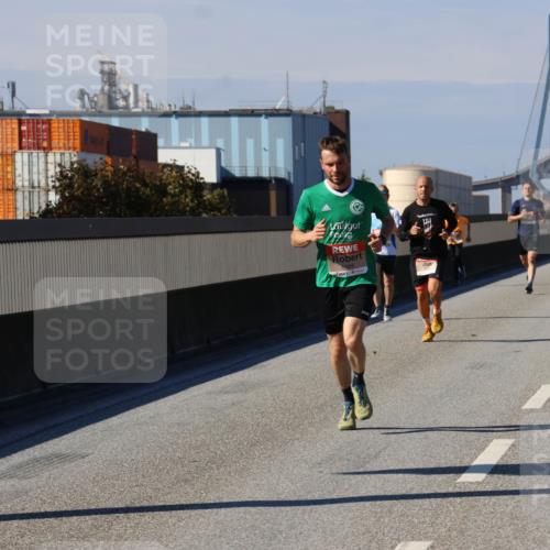 03.10.2025 - Köhlbrandbrückenlauf Strokosch-Dieckow http://msf.ph/oto/9113490 03.10.2025 12:43:33 Position 3 6489 meine-sportfotos.de
