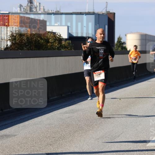 03.10.2025 - Köhlbrandbrückenlauf Strokosch-Dieckow http://msf.ph/oto/9113497 03.10.2025 12:43:36 Position 3 16266 meine-sportfotos.de