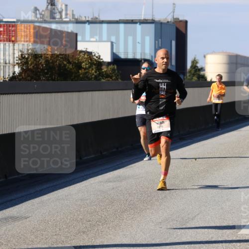 03.10.2025 - Köhlbrandbrückenlauf Strokosch-Dieckow http://msf.ph/oto/9113501 03.10.2025 12:43:36 Position 3 6266 meine-sportfotos.de