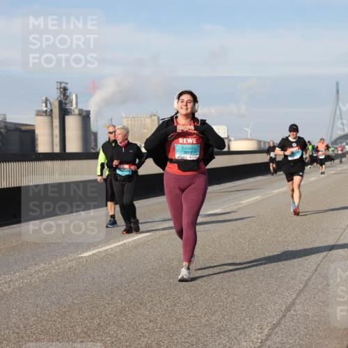 03.10.2025 - Köhlbrandbrückenlauf Lena Gebhardt http://msf.ph/oto/9113506 03.10.2025 10:16:59 Position 2 3822 meine-sportfotos.de