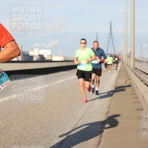 03.10.2025 - Köhlbrandbrückenlauf Lena Gebhardt http://msf.ph/oto/9113512 03.10.2025 09:42:48 Position 2 1210 meine-sportfotos.de