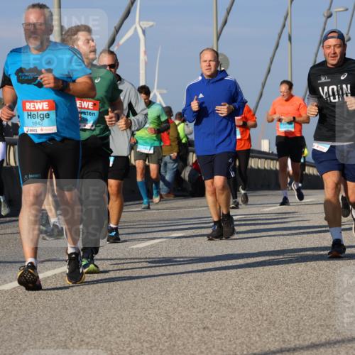03.10.2025 - Köhlbrandbrückenlauf Strokosch-Dieckow http://msf.ph/oto/9113517 03.10.2025 09:47:48 Position 2 1642, 1602 meine-sportfotos.de