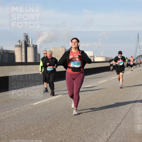 03.10.2025 - Köhlbrandbrückenlauf Lena Gebhardt http://msf.ph/oto/9113519 03.10.2025 10:16:59 Position 2 3822 meine-sportfotos.de