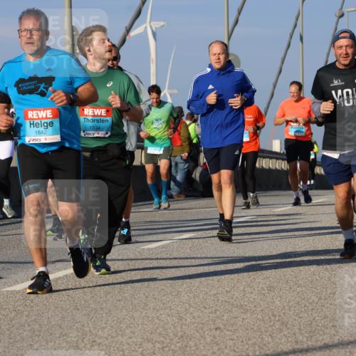 03.10.2025 - Köhlbrandbrückenlauf Strokosch-Dieckow http://msf.ph/oto/9113528 03.10.2025 09:47:48 Position 2 1642, 1534 meine-sportfotos.de