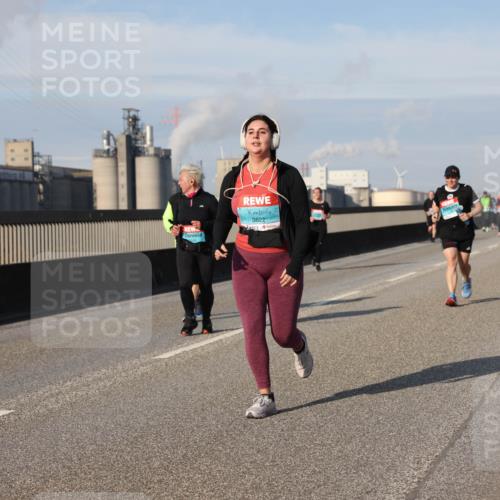 03.10.2025 - Köhlbrandbrückenlauf Lena Gebhardt http://msf.ph/oto/9113530 03.10.2025 10:16:59 Position 2 3822 meine-sportfotos.de
