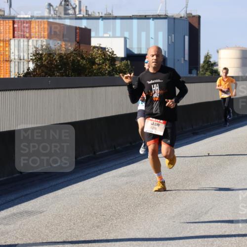 03.10.2025 - Köhlbrandbrückenlauf Strokosch-Dieckow http://msf.ph/oto/9113531 03.10.2025 12:43:36 Position 3  meine-sportfotos.de
