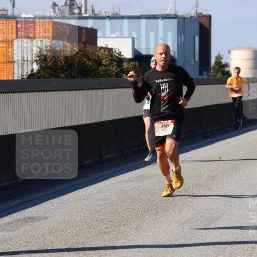 03.10.2025 - Köhlbrandbrückenlauf Strokosch-Dieckow http://msf.ph/oto/9113536 03.10.2025 12:43:36 Position 3 6266 meine-sportfotos.de