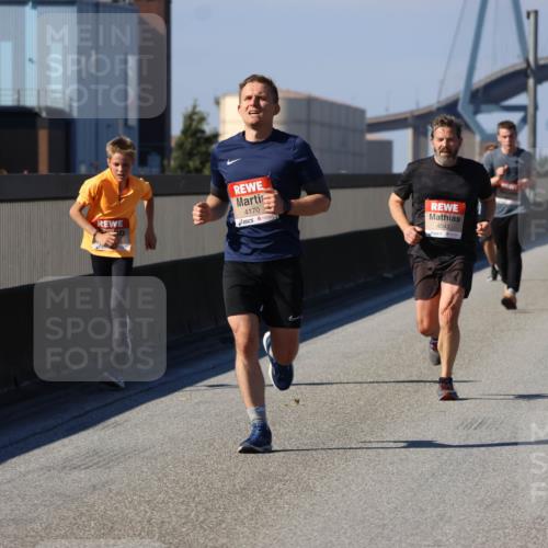 03.10.2025 - Köhlbrandbrückenlauf Strokosch-Dieckow http://msf.ph/oto/9113546 03.10.2025 12:43:40 Position 3 4170, 4042 meine-sportfotos.de