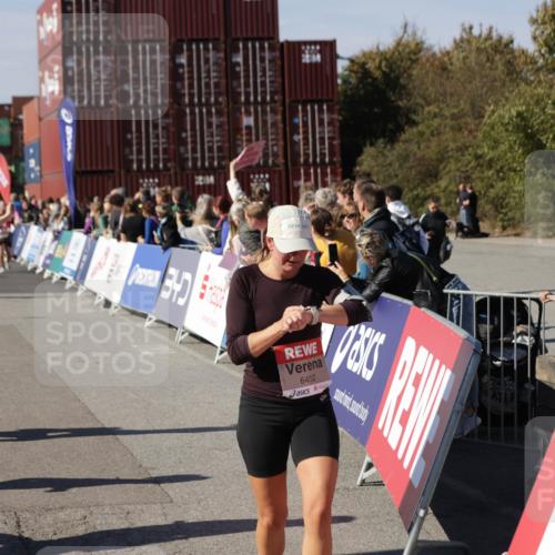03.10.2025 - Köhlbrandbrückenlauf Jannik Wohlers http://msf.ph/oto/9113549 03.10.2025 13:31:51 Ziel 4415, 4416, 4842, 4902, 4935, 5057, 5267, 5463, 5817, 6103, 6297, 6452, 6736 meine-sportfotos.de