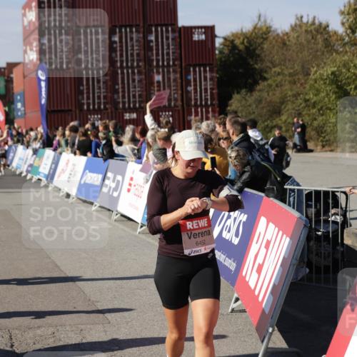 03.10.2025 - Köhlbrandbrückenlauf Jannik Wohlers http://msf.ph/oto/9113556 03.10.2025 13:31:51 Ziel 4415, 4416, 4842, 4902, 4935, 5057, 5267, 5463, 5817, 6103, 6297, 6452, 6736 meine-sportfotos.de