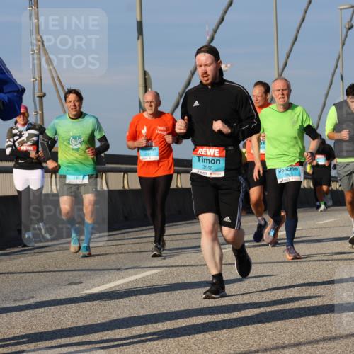 03.10.2025 - Köhlbrandbrückenlauf Strokosch-Dieckow http://msf.ph/oto/9113563 03.10.2025 09:47:53 Position 2 2747, 3515, 1802 meine-sportfotos.de