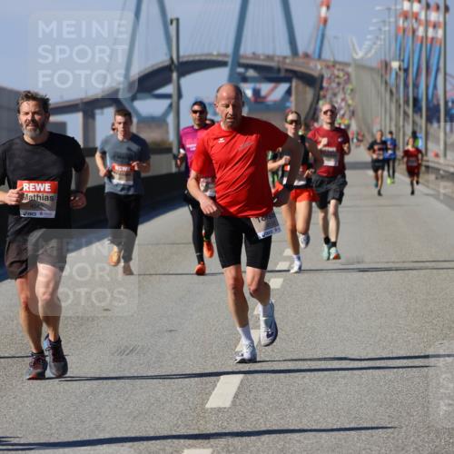 03.10.2025 - Köhlbrandbrückenlauf Strokosch-Dieckow http://msf.ph/oto/9113572 03.10.2025 12:43:42 Position 3 4042, 4115 meine-sportfotos.de