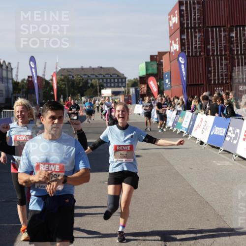 03.10.2025 - Köhlbrandbrückenlauf Jannik Wohlers http://msf.ph/oto/9113583 03.10.2025 13:31:52 Ziel 4415, 4416, 4842, 4902, 4935, 5267, 5463, 5817, 6103, 6297, 6452, 6736 meine-sportfotos.de
