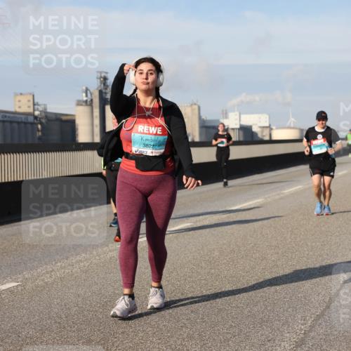 03.10.2025 - Köhlbrandbrückenlauf Lena Gebhardt http://msf.ph/oto/9113587 03.10.2025 10:17:00 Position 2 3822 meine-sportfotos.de