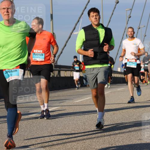 03.10.2025 - Köhlbrandbrückenlauf Strokosch-Dieckow http://msf.ph/oto/9113591 03.10.2025 09:47:56 Position 2 802, 1973 meine-sportfotos.de