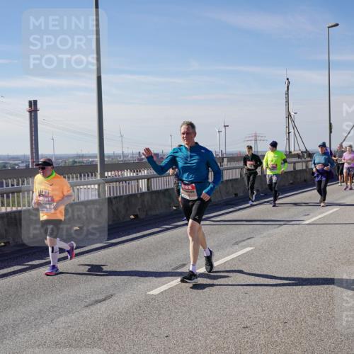 03.10.2025 - Köhlbrandbrückenlauf Michael Burmester http://msf.ph/oto/9113594 03.10.2025 12:55:20 Position 2  meine-sportfotos.de