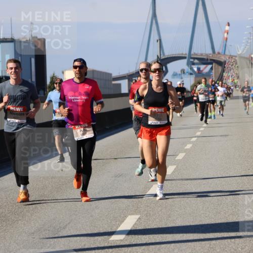 03.10.2025 - Köhlbrandbrückenlauf Strokosch-Dieckow http://msf.ph/oto/9113599 03.10.2025 12:43:48 Position 3 4231, 6408, 6769 meine-sportfotos.de