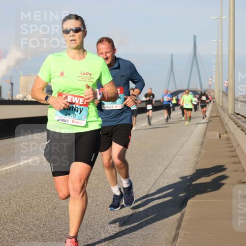 03.10.2025 - Köhlbrandbrückenlauf Lena Gebhardt http://msf.ph/oto/9113623 03.10.2025 09:42:49 Position 2 2025, 2025, 2819, 1265 meine-sportfotos.de