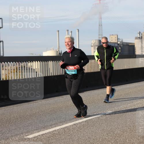 03.10.2025 - Köhlbrandbrückenlauf Lena Gebhardt http://msf.ph/oto/9113629 03.10.2025 10:17:02 Position 2 3548 meine-sportfotos.de