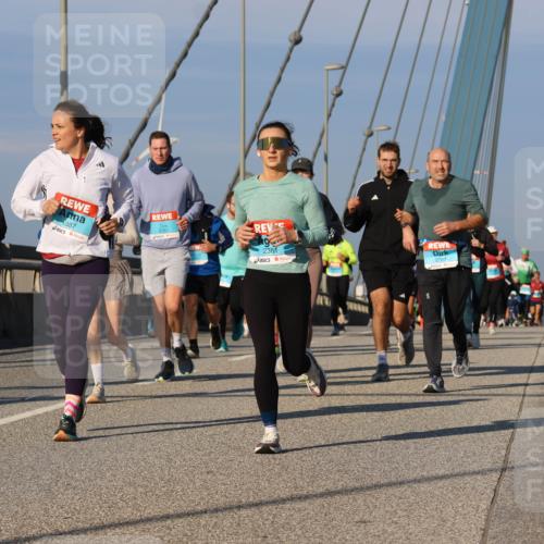 03.10.2025 - Köhlbrandbrückenlauf Strokosch-Dieckow http://msf.ph/oto/9113630 03.10.2025 09:48:03 Position 2 1621, 1387, 2381, 2799 meine-sportfotos.de