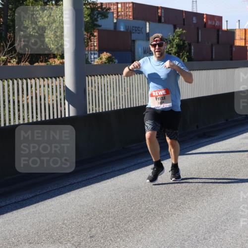 03.10.2025 - Köhlbrandbrückenlauf Strokosch-Dieckow http://msf.ph/oto/9113651 03.10.2025 12:43:55 Position 3  meine-sportfotos.de