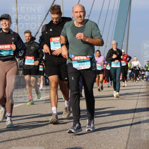 03.10.2025 - Köhlbrandbrückenlauf Strokosch-Dieckow http://msf.ph/oto/9113659 03.10.2025 09:48:07 Position 2 1487, 3768, 3315, 2799 meine-sportfotos.de