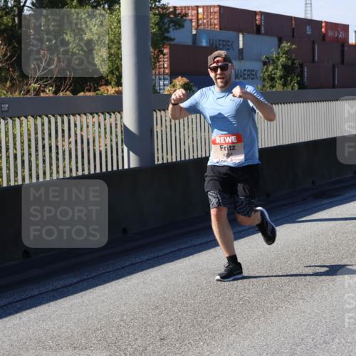 03.10.2025 - Köhlbrandbrückenlauf Strokosch-Dieckow http://msf.ph/oto/9113664 03.10.2025 12:43:55 Position 3  meine-sportfotos.de
